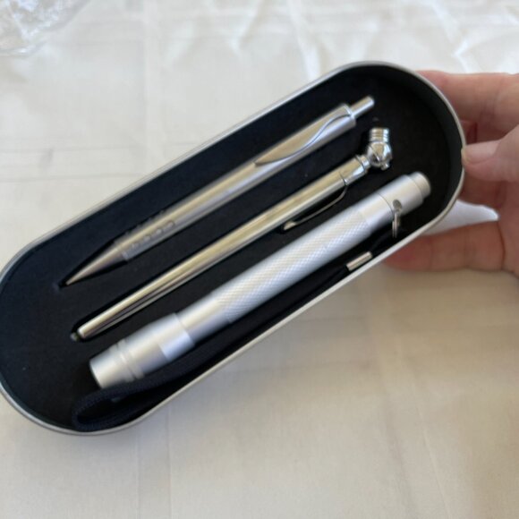 DunHill Gift Set (Pen, Flashlight, Tire Gauge) - Picture 3 of 6